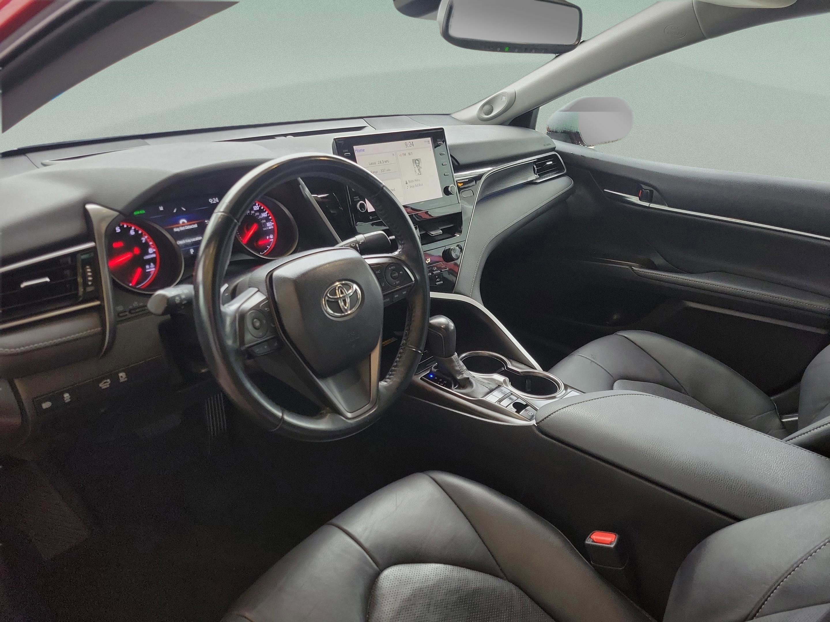 Used 2022 Toyota Camry XSE image 23