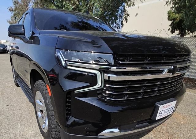 Used 2022 Chevrolet Tahoe LT w/ Luxury Package AWD/4WD image 2