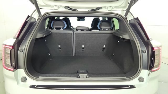 New 2026 Volvo EX30 Plus w/ Protection Package Premier RWD image 37