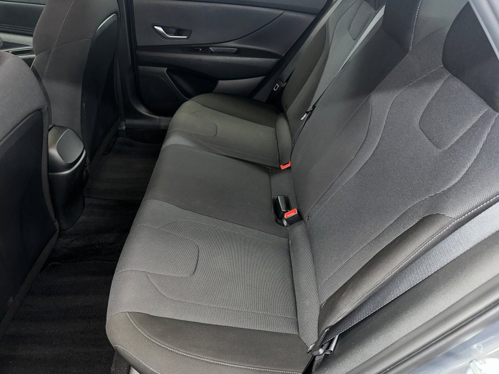 Used 2023 Hyundai Elantra SE image 15