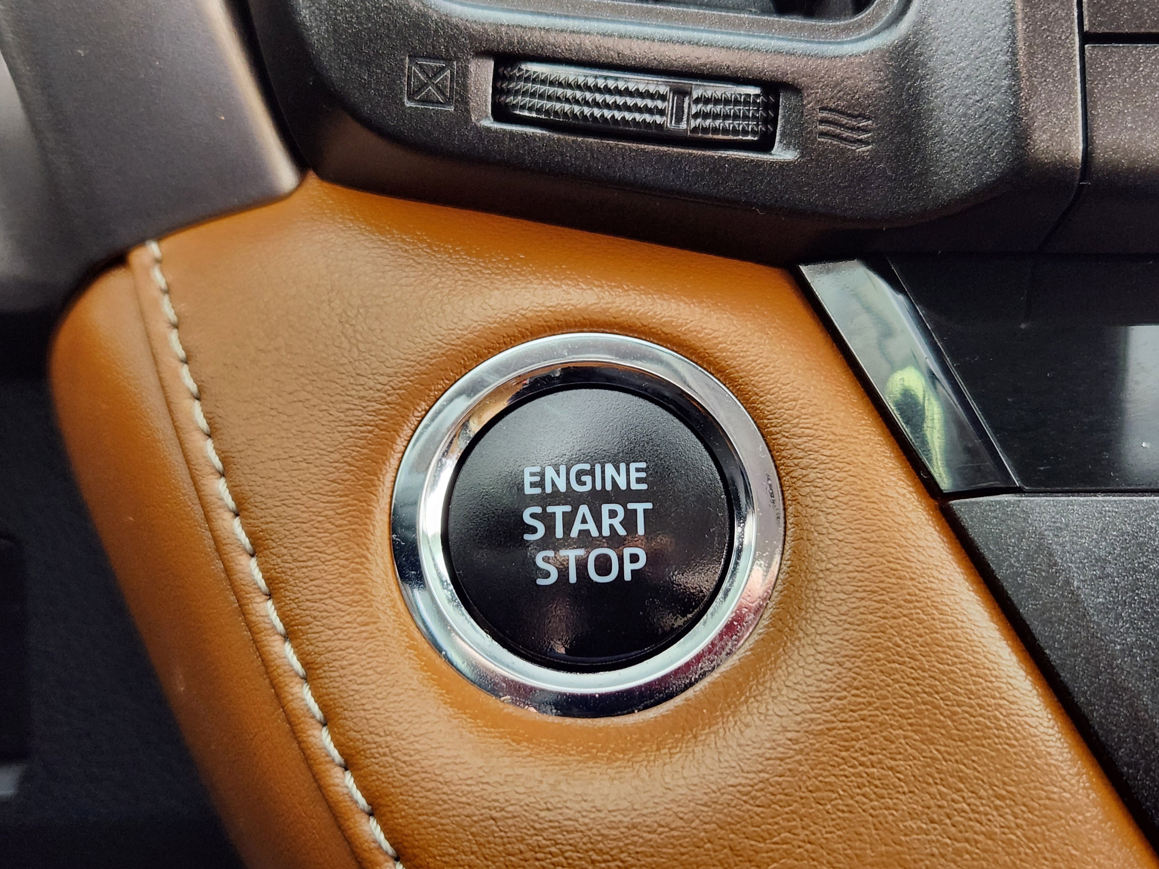 Used 2017 Toyota RAV4 Limited image 26