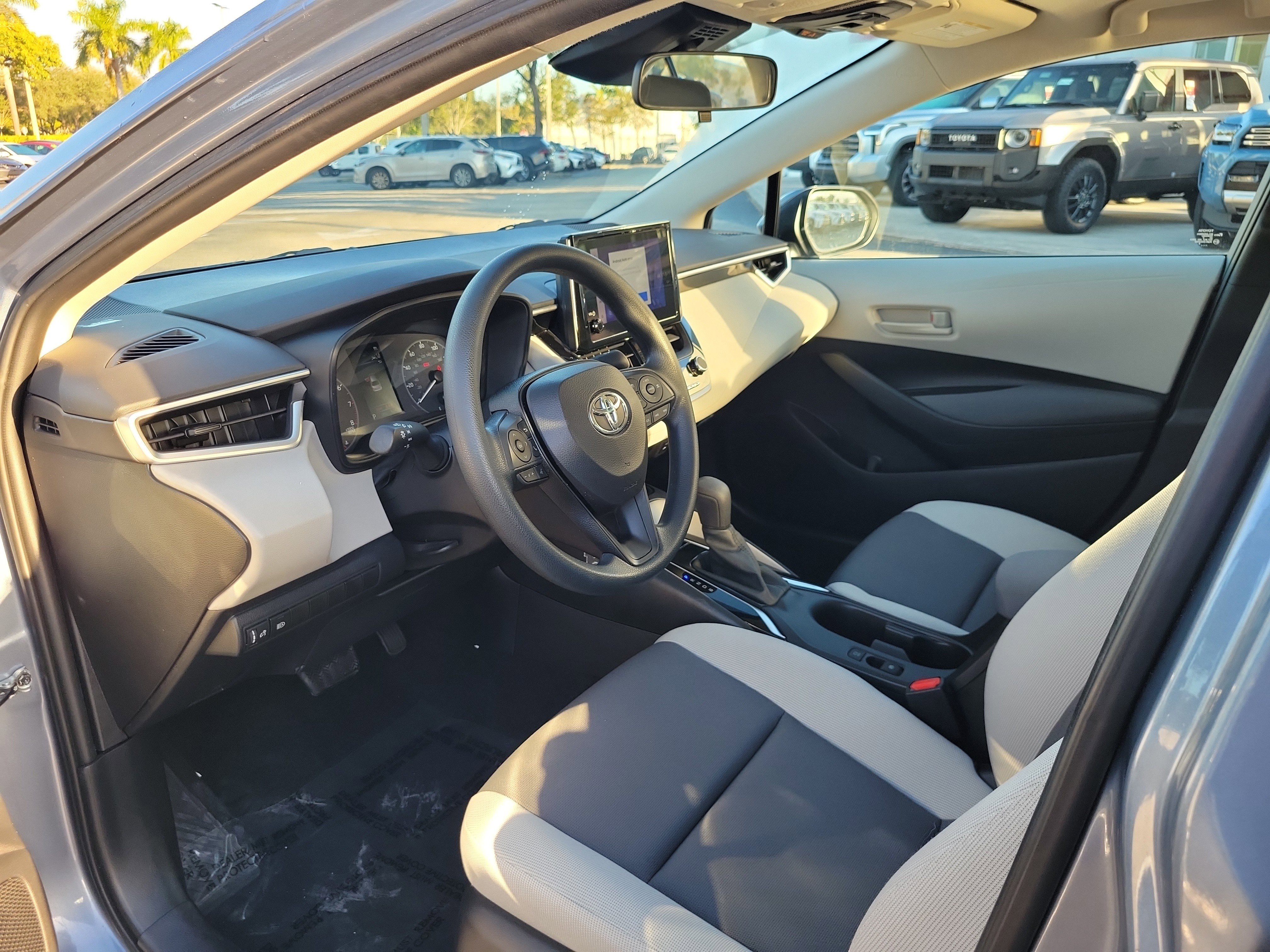 Used 2023 Toyota Corolla LE image 11