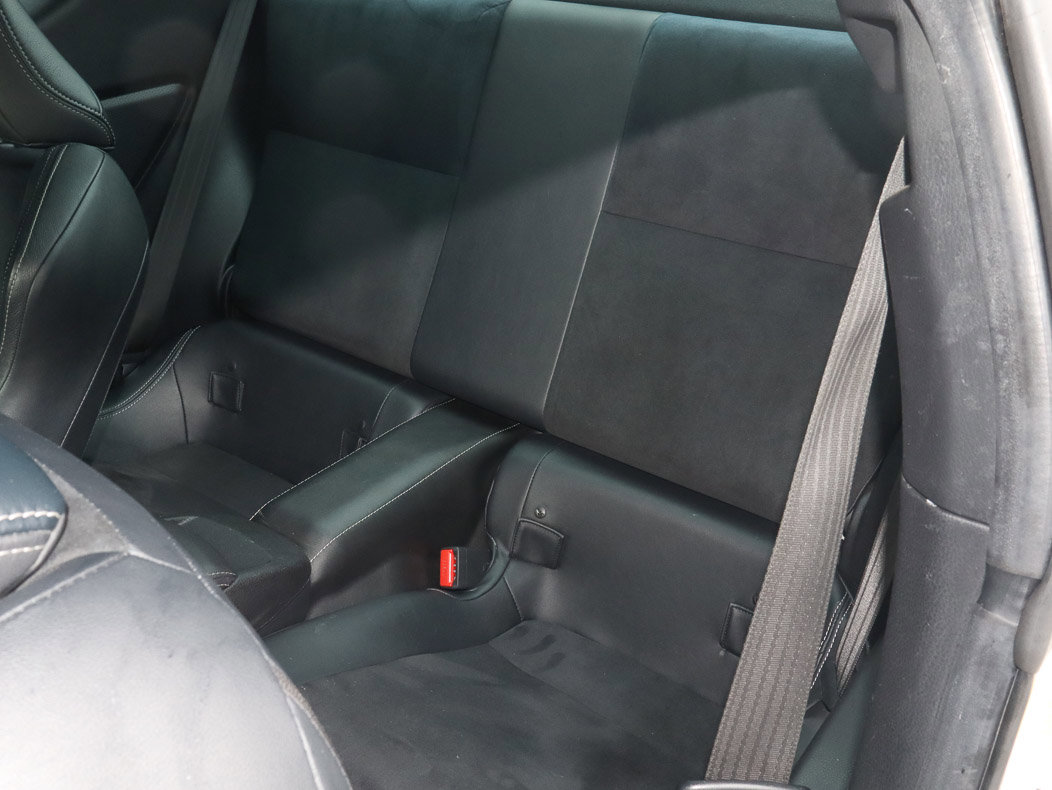 Used 2018 Toyota 86 RWD image 8