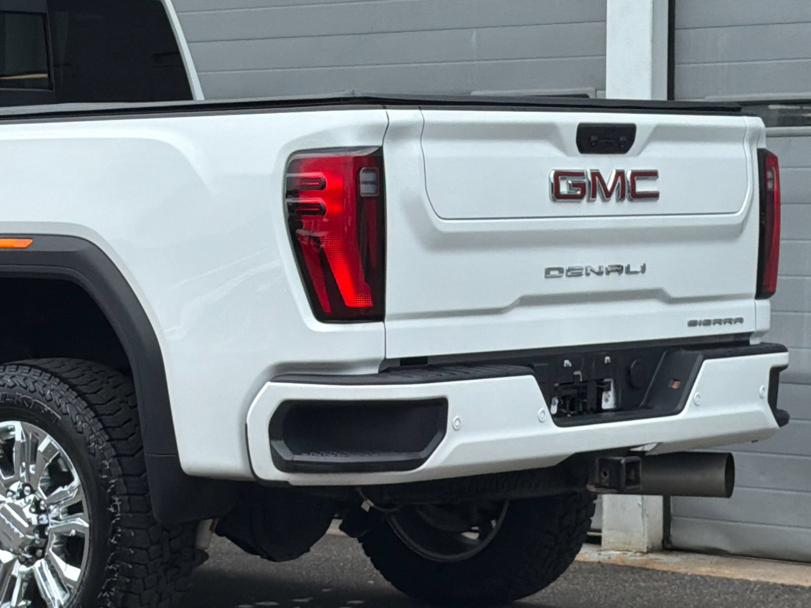 Used 2024 GMC Sierra 3500 Denali AWD/4WD image 8