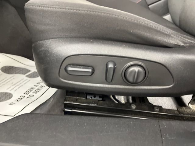 Used 2020 Chevrolet Malibu LT image 32