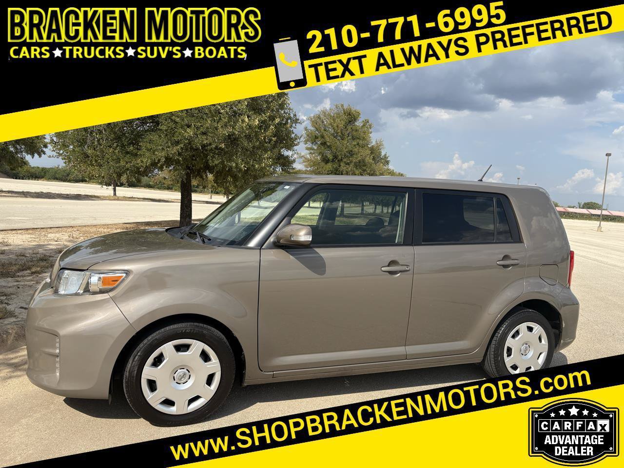Used 2013 Scion xB FWD image 1