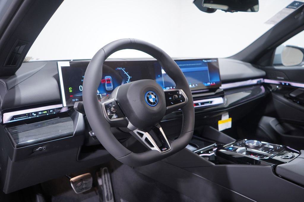 New 2026 BMW i5 eDrive40 w/ M Sport Package image 6