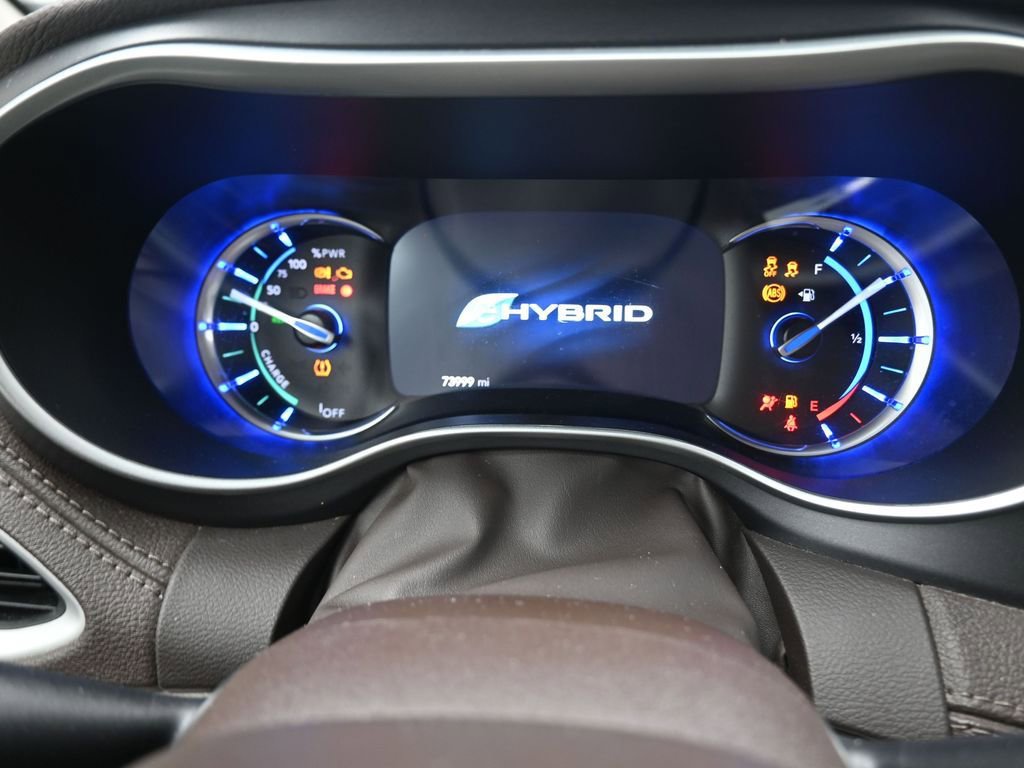 Used 2021 Chrysler Pacifica Touring-L image 6