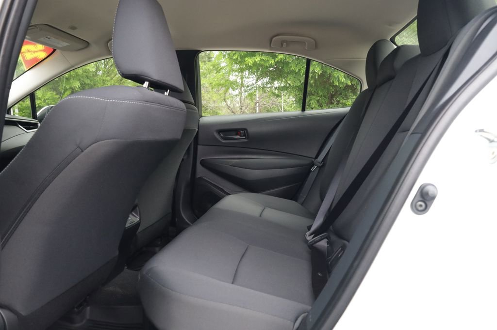 Used 2025 Toyota Corolla LE image 13