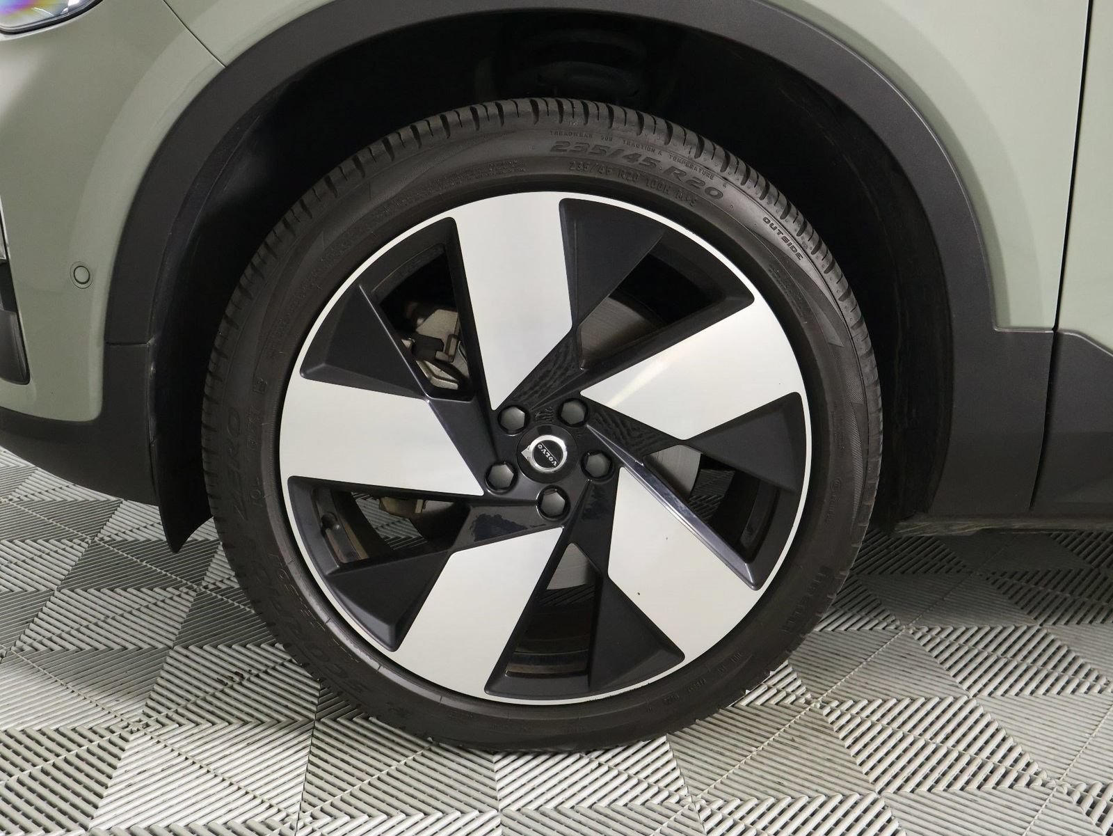 Used 2023 Volvo C40 P8 Recharge Ultimate w/ Protection Package Premier AWD/4WD image 26