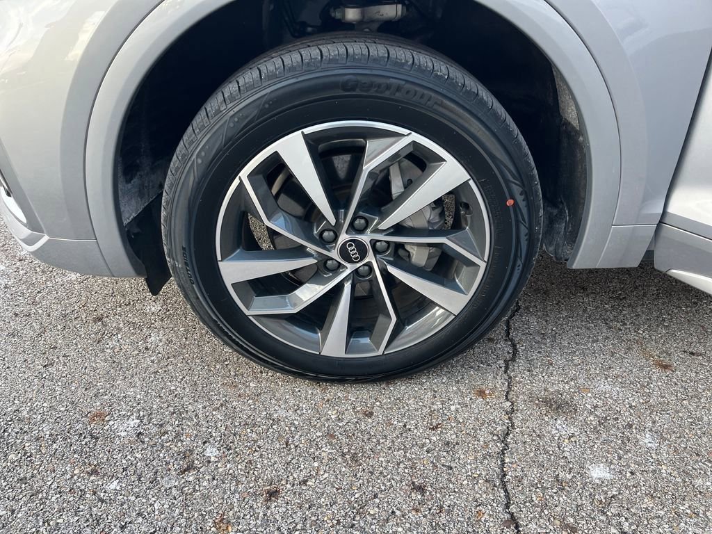 Used 2023 Audi Q5 2.0T Premium w/ Convenience Package image 27