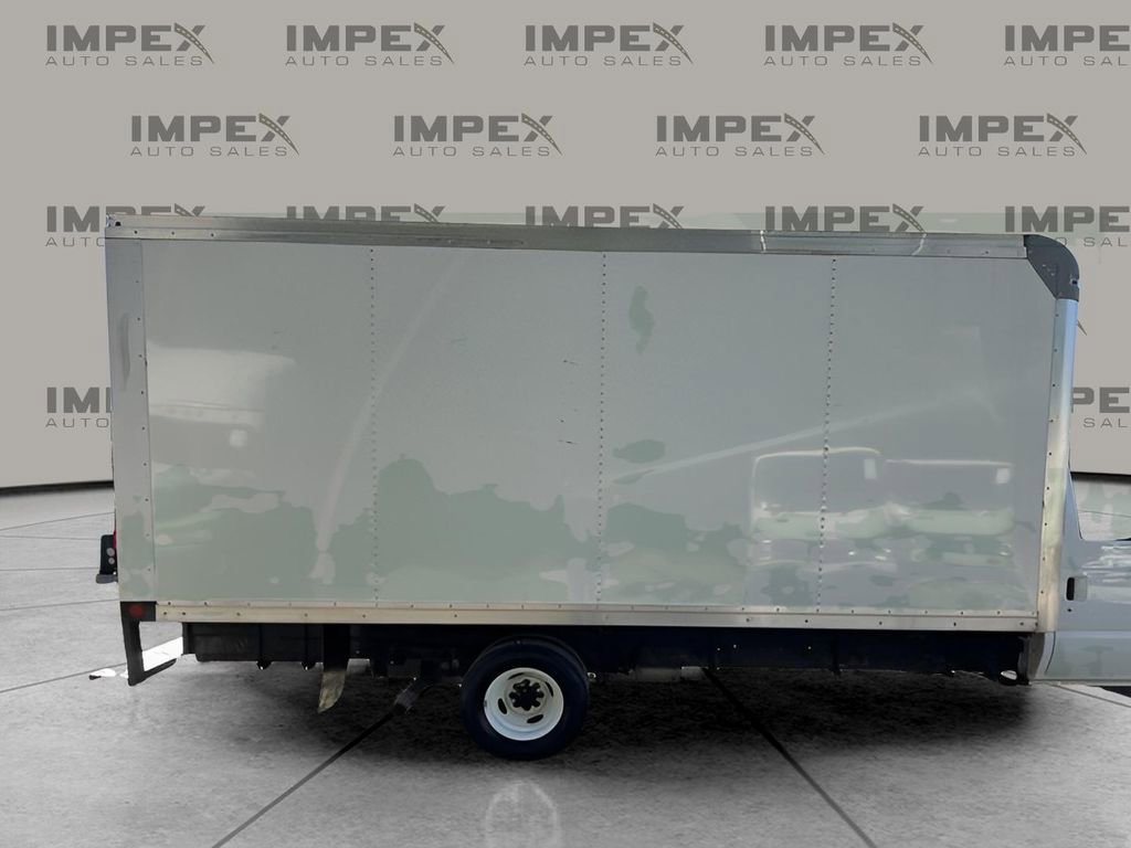 Used 2024 Ford E-450 and Econoline 450 Super Duty w/ Power Windows & Locks Group image 45