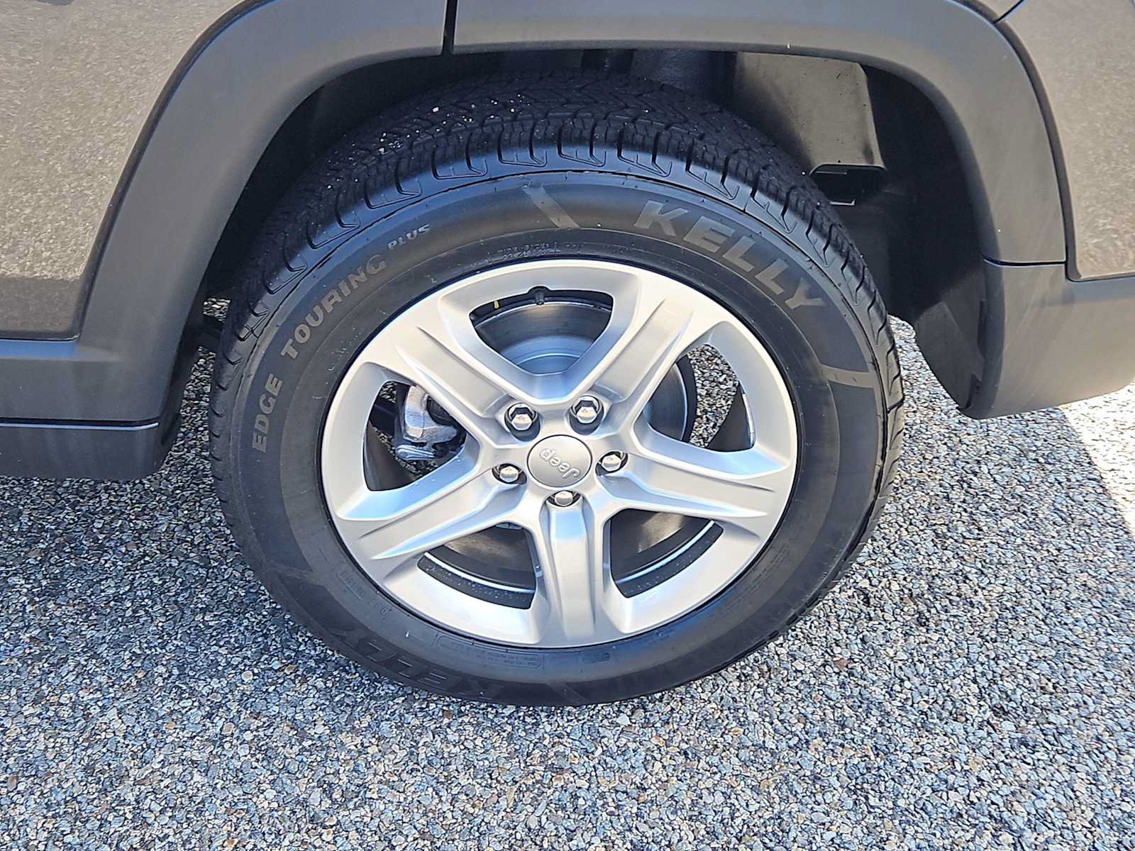 Used 2023 Jeep Compass Latitude w/ Convenience Group AWD/4WD image 8