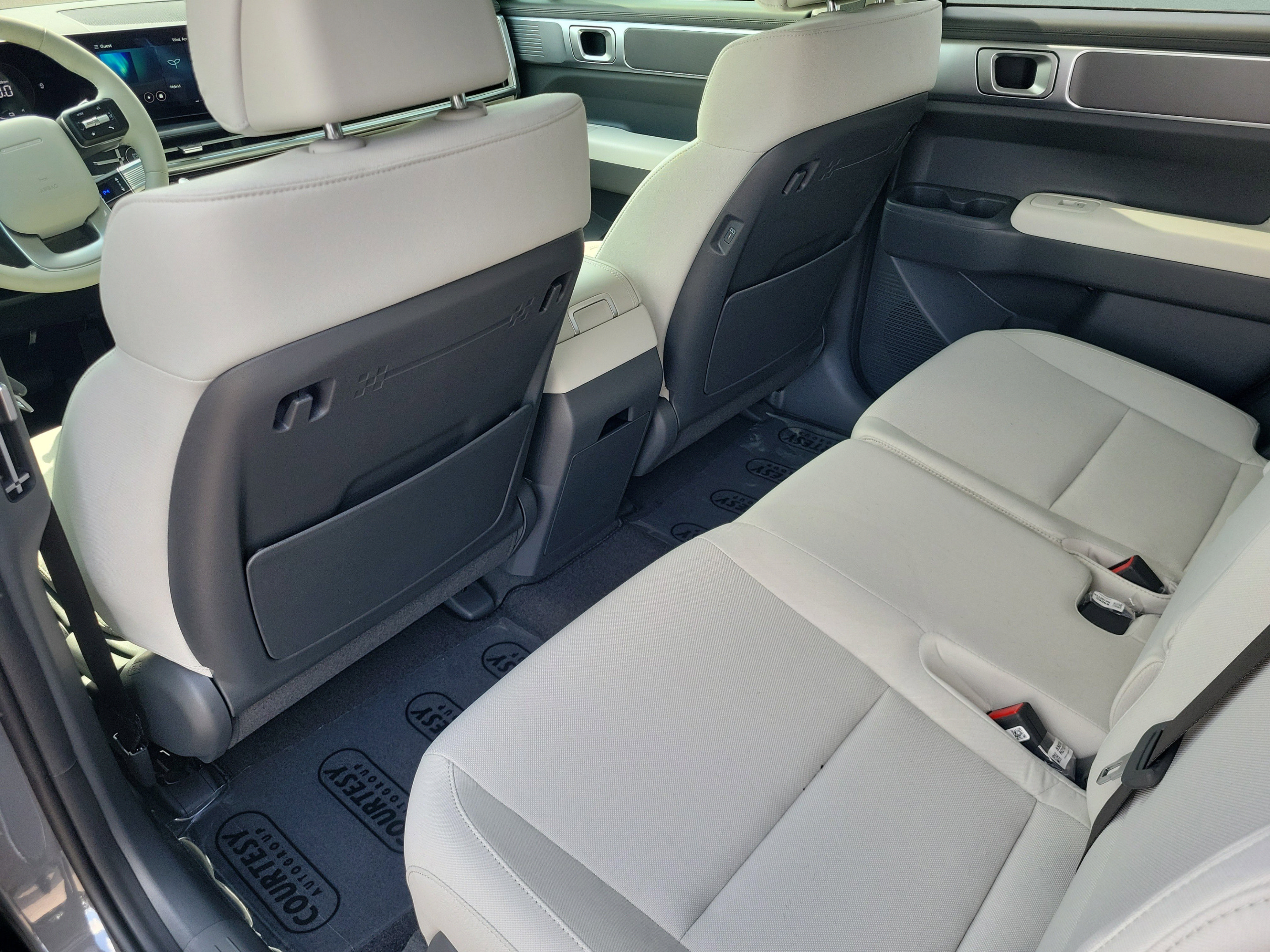 New 2026 Hyundai Santa Fe SE FWD image 13