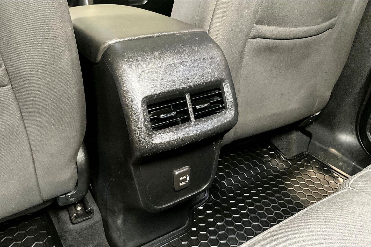 Used 2020 Chevrolet Equinox LT AWD/4WD image 11