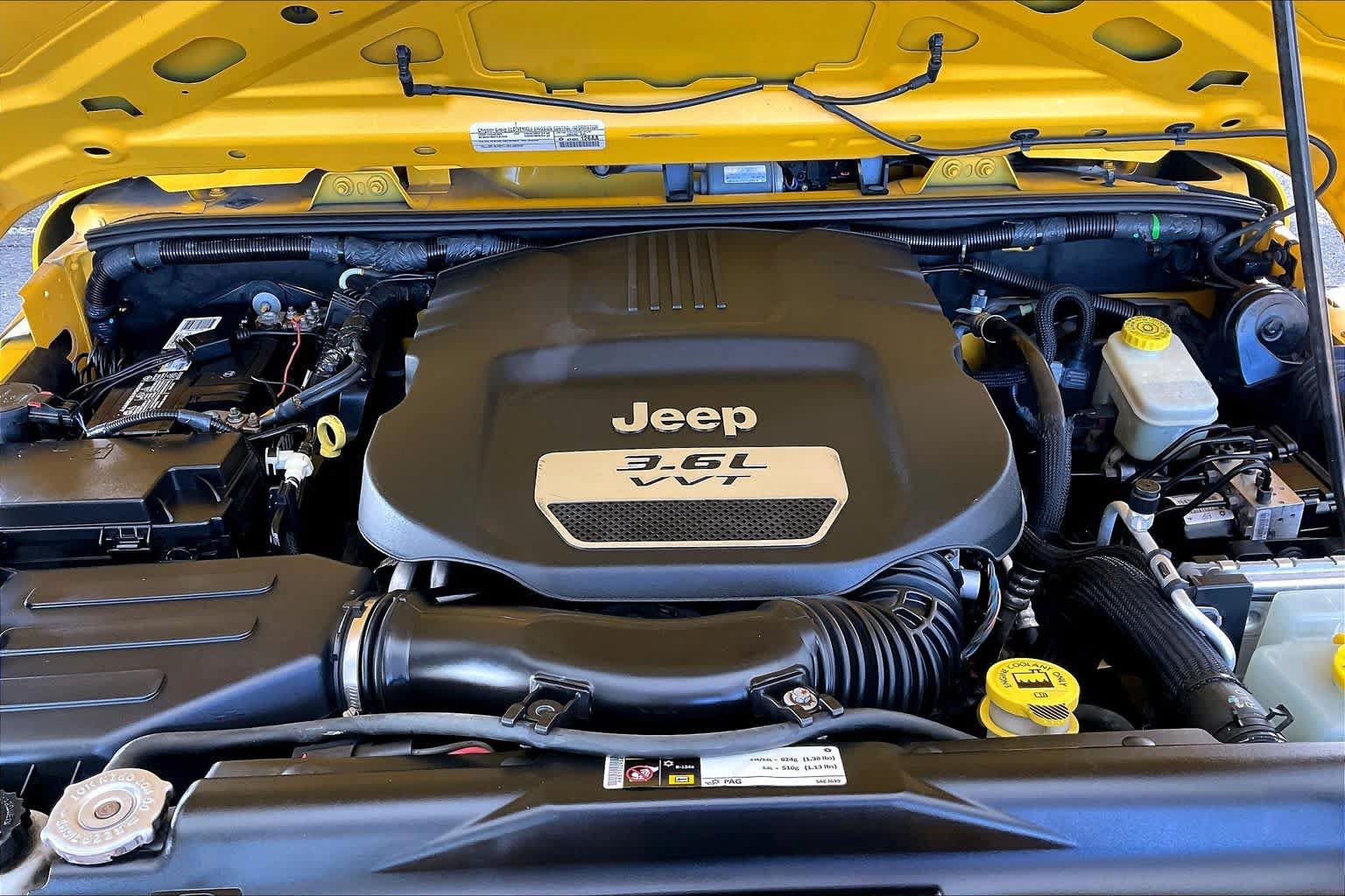 Used 2015 Jeep Wrangler Unlimited Sport w/ Quick Order Package 24S AWD/4WD image 31