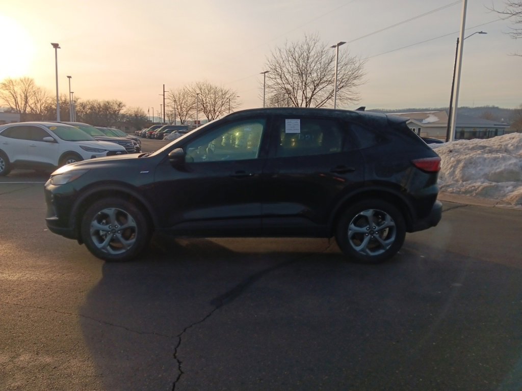 Used 2025 Ford Escape ST-Line image 14