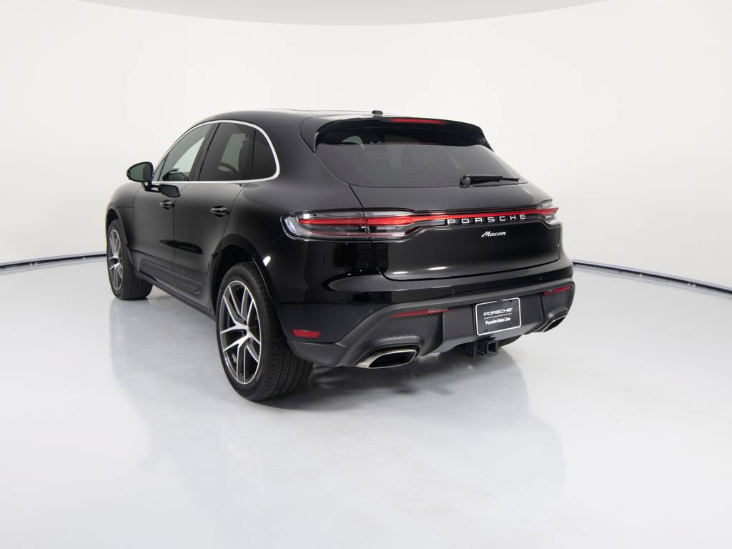 Certified 2026 Porsche Macan AWD/4WD image 3