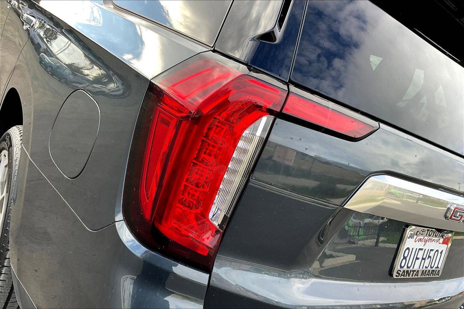 Used 2021 GMC Yukon Denali w/ Advanced Technology Package image 30