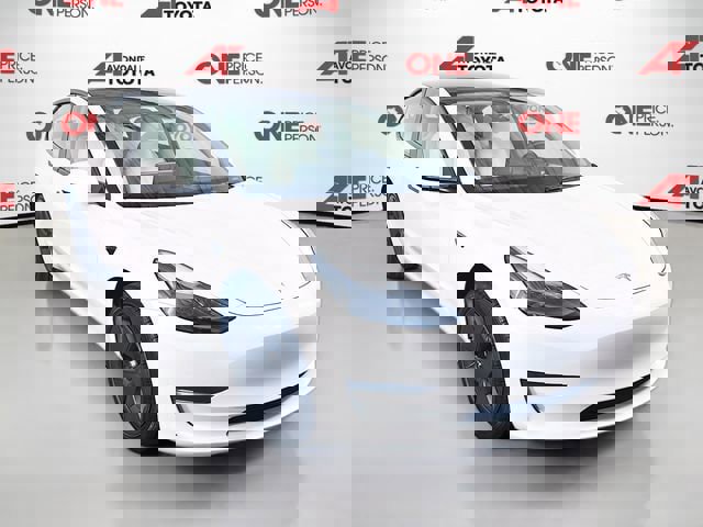 Used 2023 Tesla Model 3 Standard Range RWD image 1