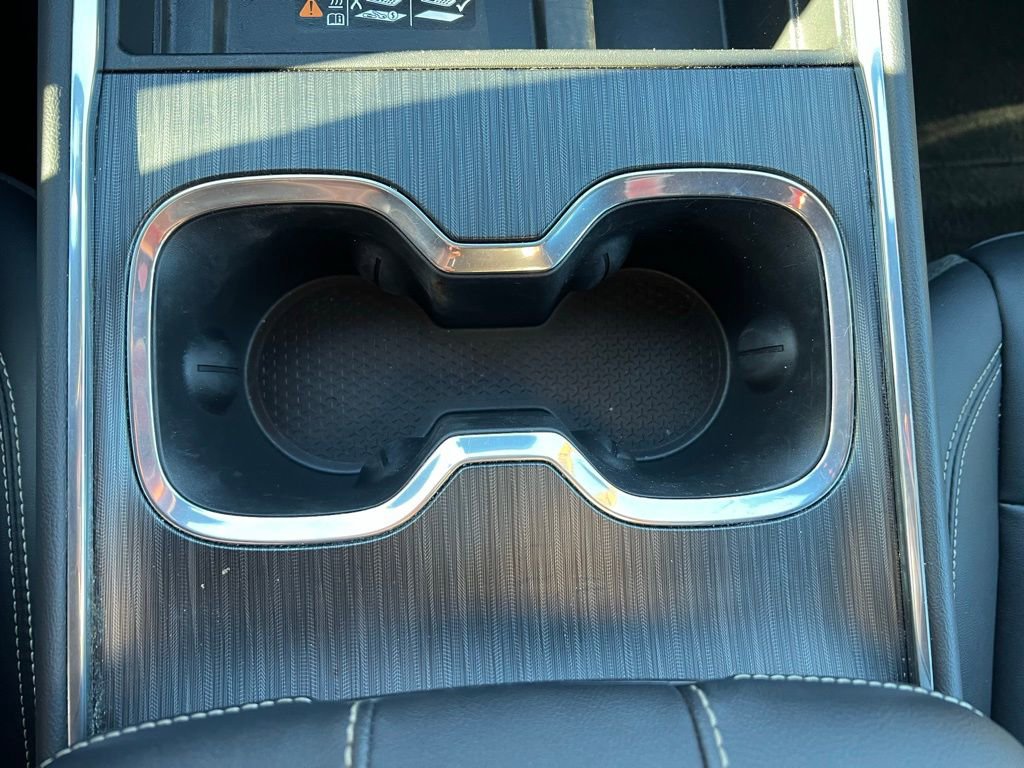 Used 2024 GMC Acadia Elevation image 33