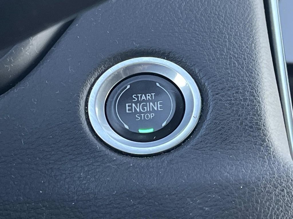 Certified 2023 Cadillac XT4 Premium Luxury w/ Enhanced Visibility Package image 34