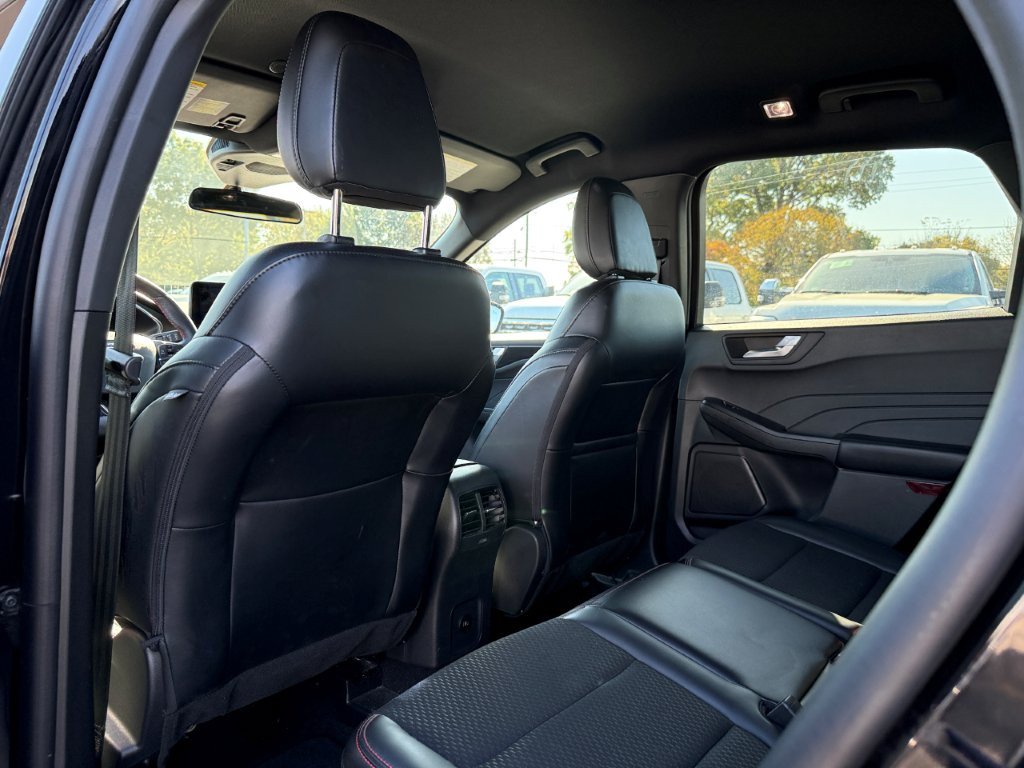 Used 2025 Ford Escape ST-Line Select AWD/4WD image 15