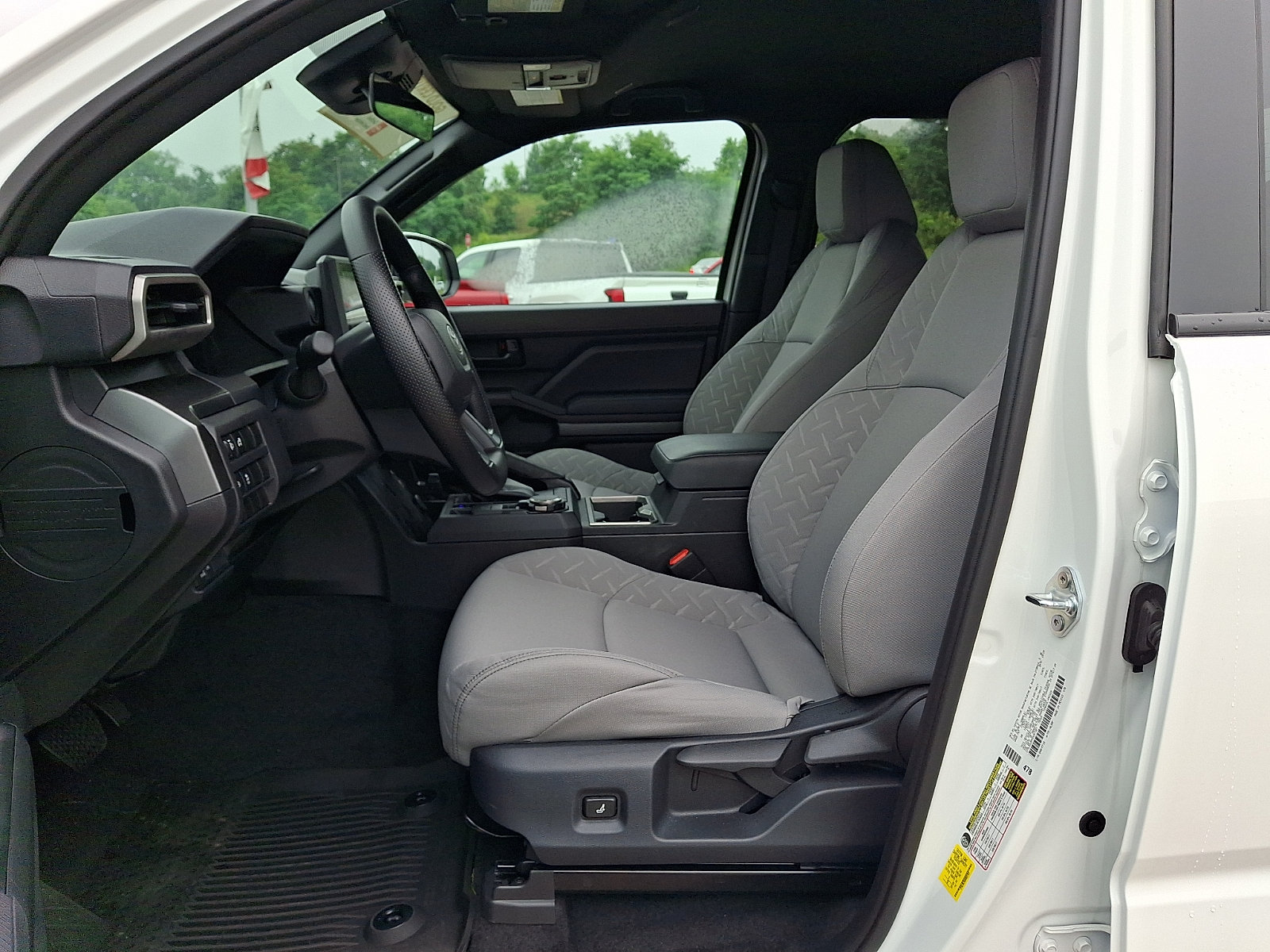 Certified 2025 Toyota Tacoma SR5 AWD/4WD image 14