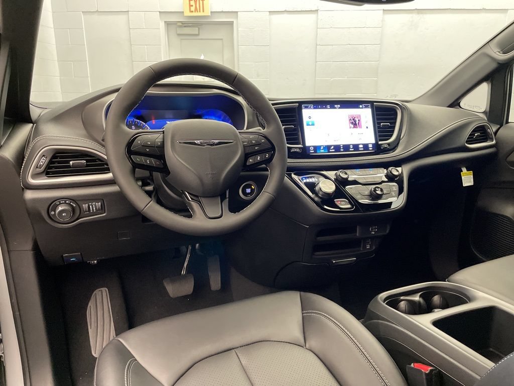 New 2026 Chrysler Pacifica Select FWD image 10