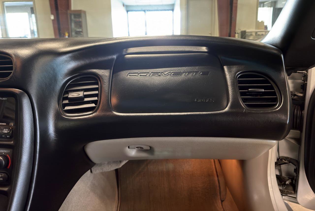 Used 1997 Chevrolet Corvette Coupe w/ Memory Pkg RWD image 69