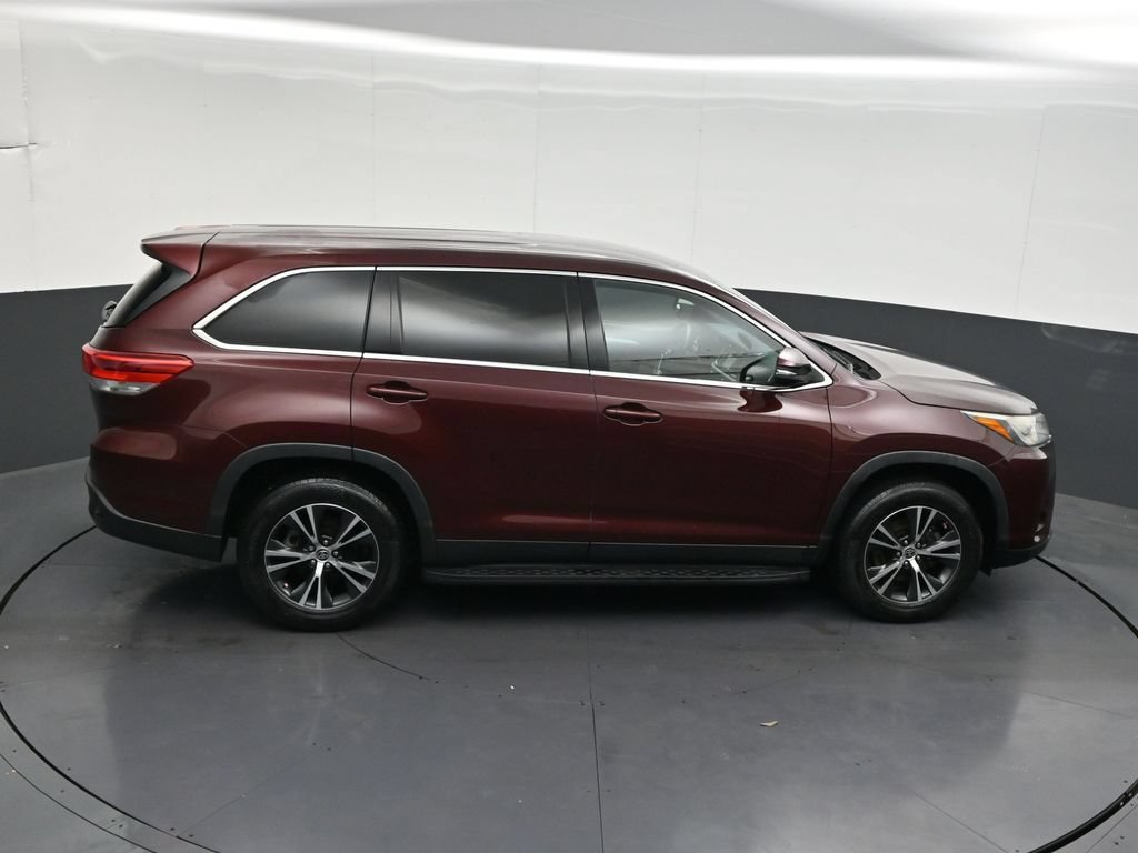Used 2019 Toyota Highlander LE FWD image 21