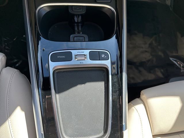 Used 2024 Mercedes-Benz GLB 250 4MATIC image 19