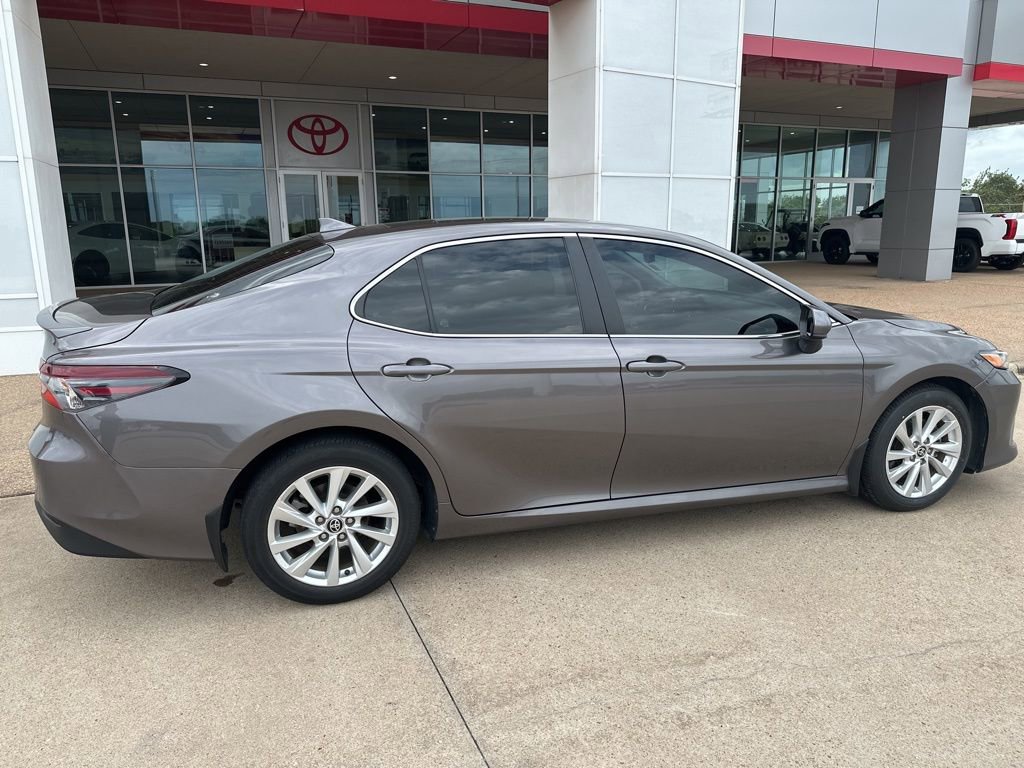Used 2023 Toyota Camry LE image 8