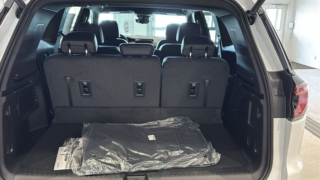 New 2026 GMC Acadia Elevation w/ Elevation Premium Package AWD/4WD image 18