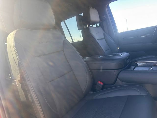 Used 2024 GMC Yukon XL Denali w/ Advanced Technology Package image 38