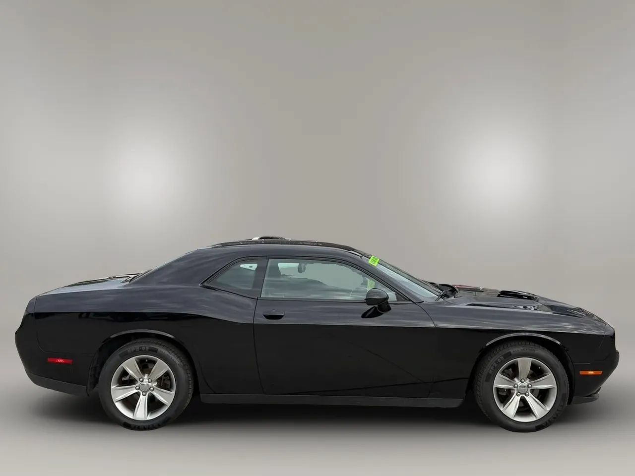 Used 2016 Dodge Challenger SXT w/ Cold Weather Group RWD image 8