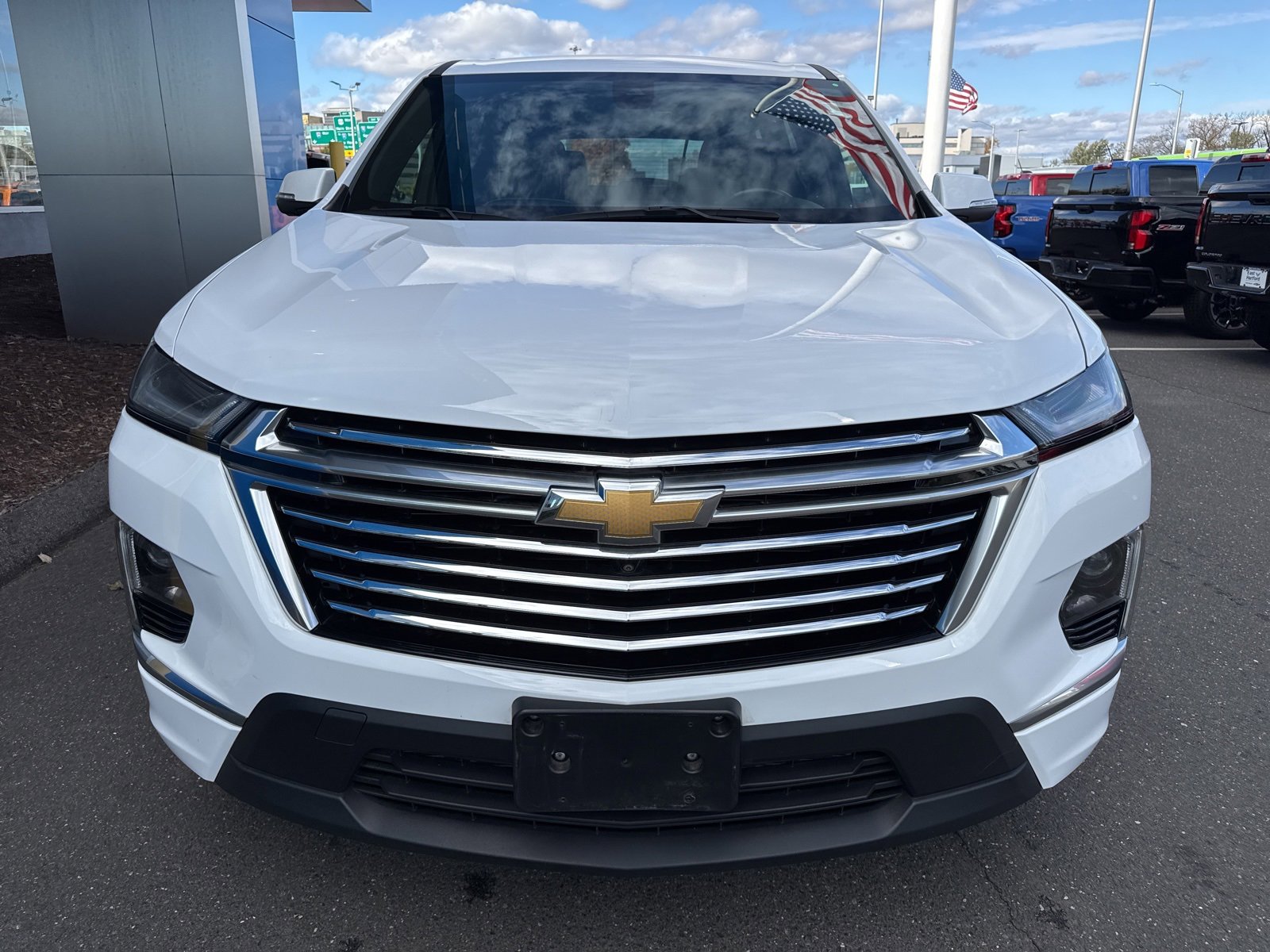 Used 2022 Chevrolet Traverse Premier image 3