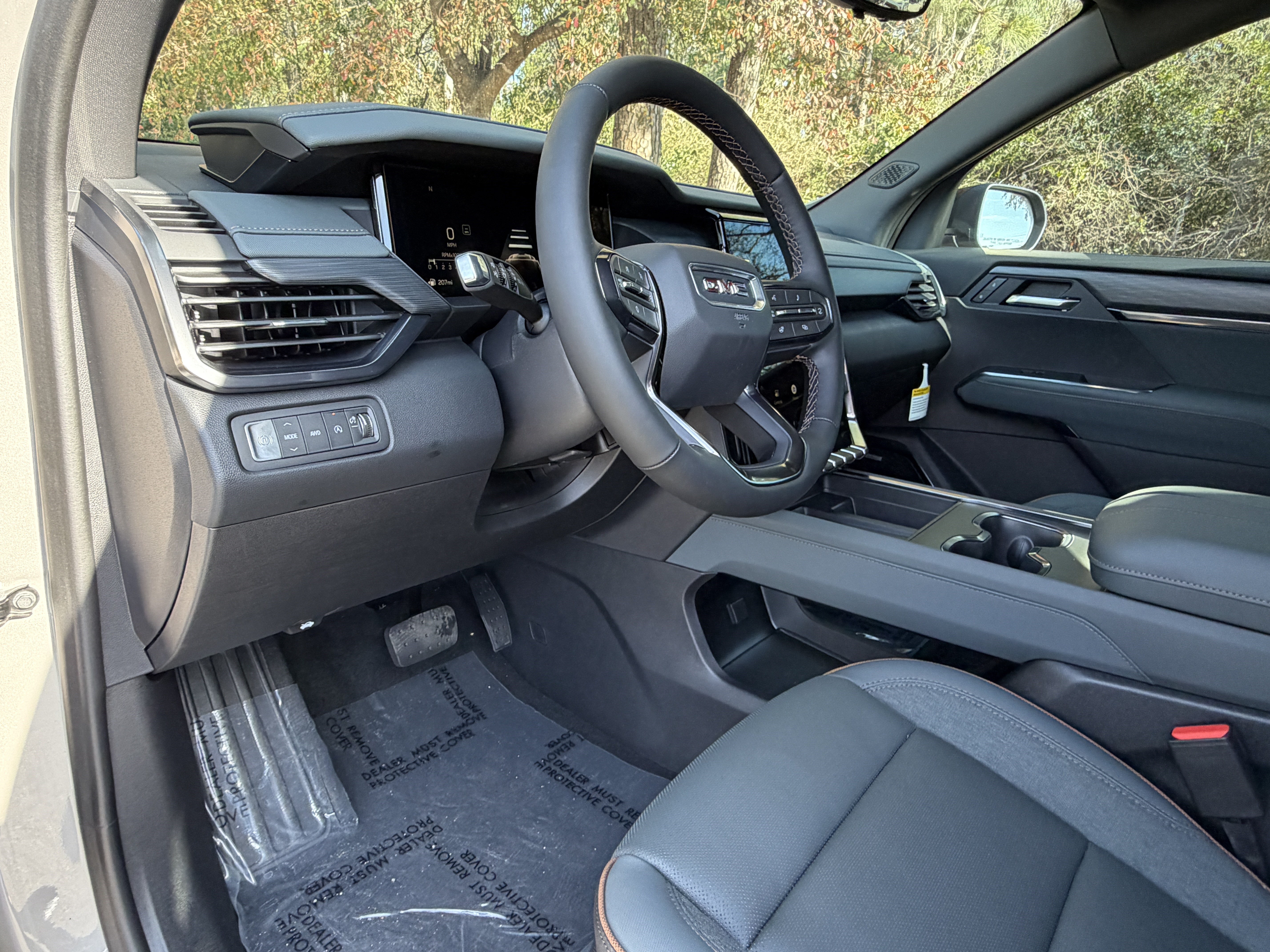 New 2026 GMC Acadia AT4 w/ Luxury Package AWD/4WD image 13