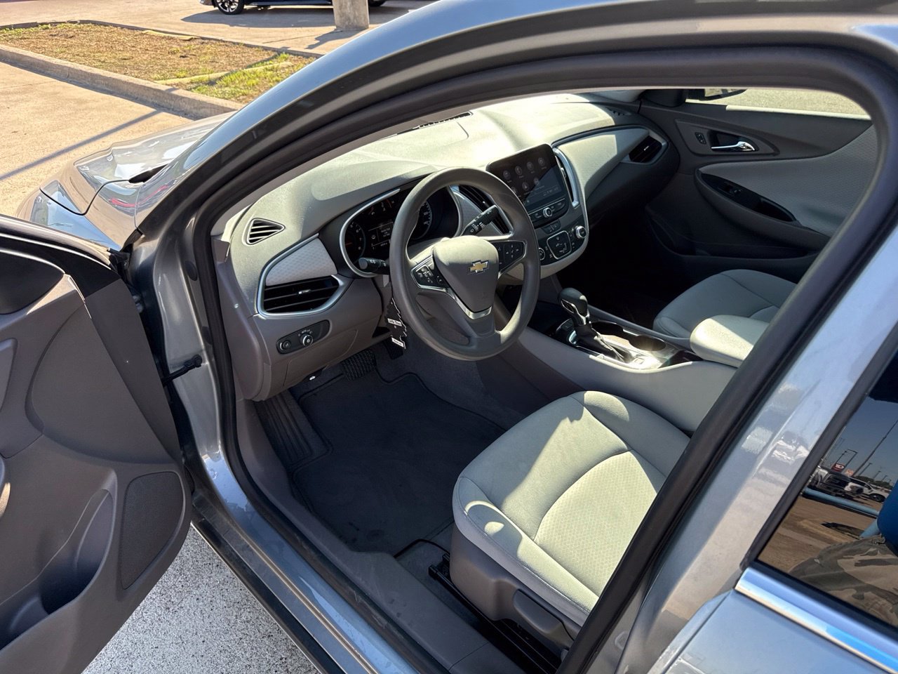 Used 2024 Chevrolet Malibu LS w/ Driver Confidence Package FWD image 20