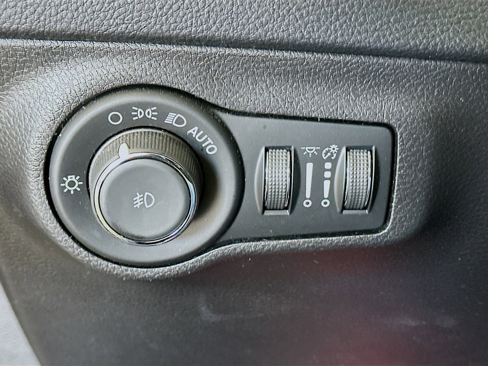 Used 2020 Jeep Compass Limited FWD image 16