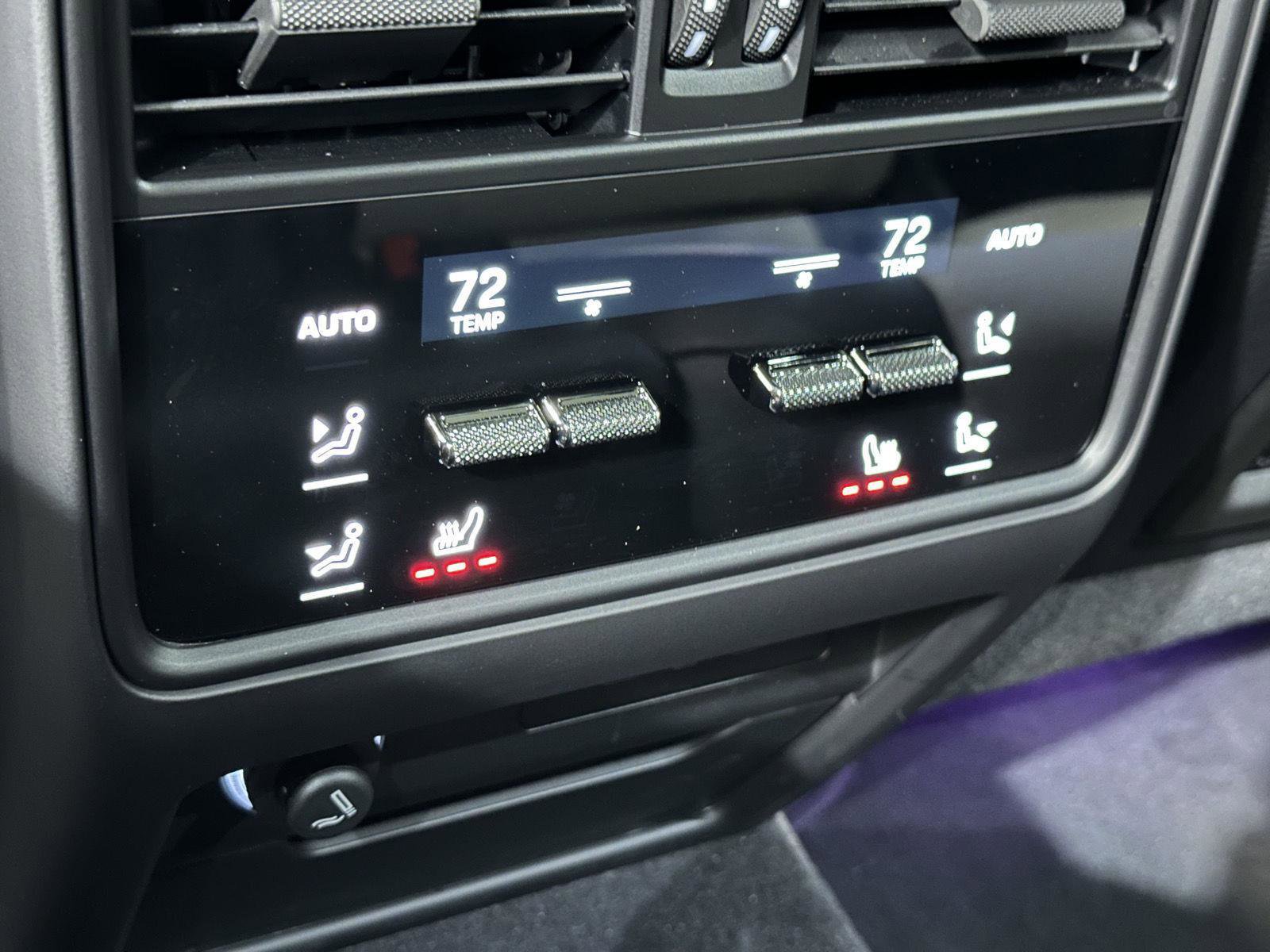 Certified 2025 Porsche Cayenne Coupe image 36