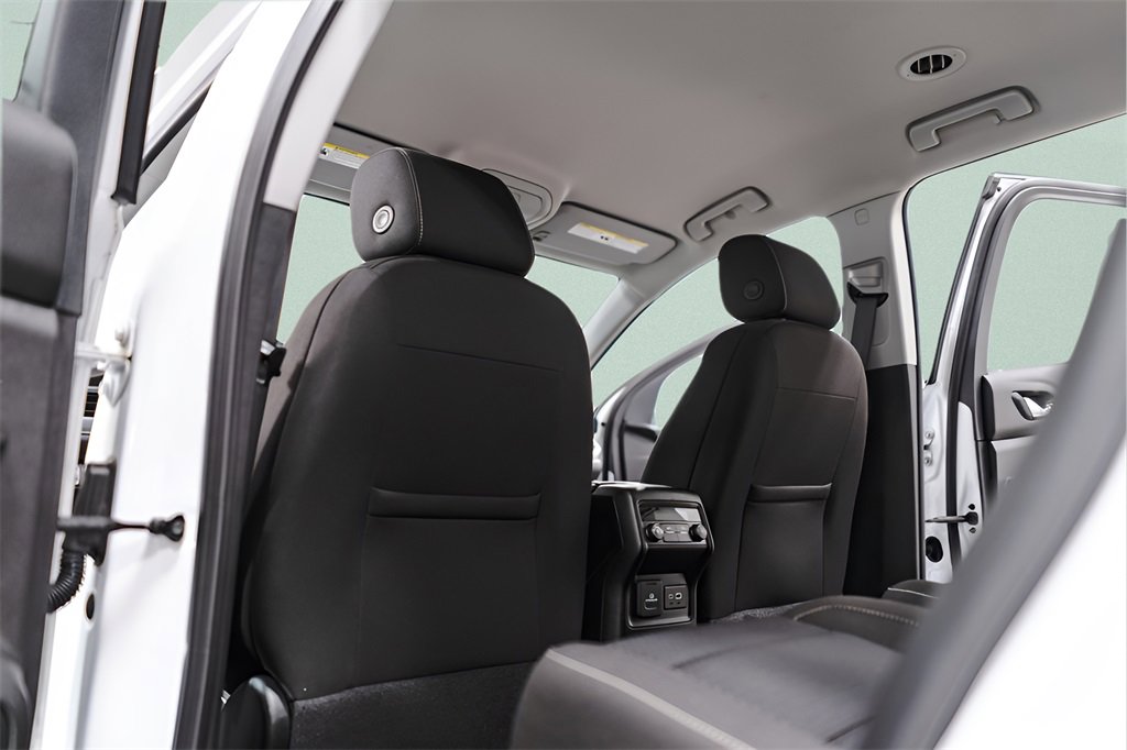 Used 2023 GMC Acadia SLE w/ Driver Convenience Package image 32