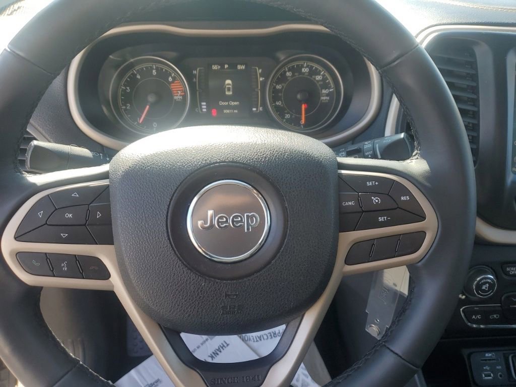 Used 2017 Jeep Cherokee Latitude w/ Comfort & Sound Group image 16