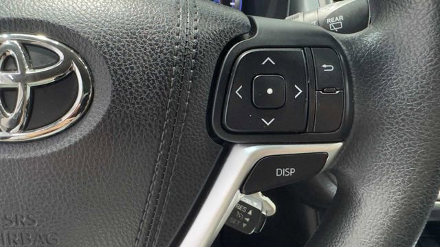 Used 2015 Toyota Highlander LE FWD image 29
