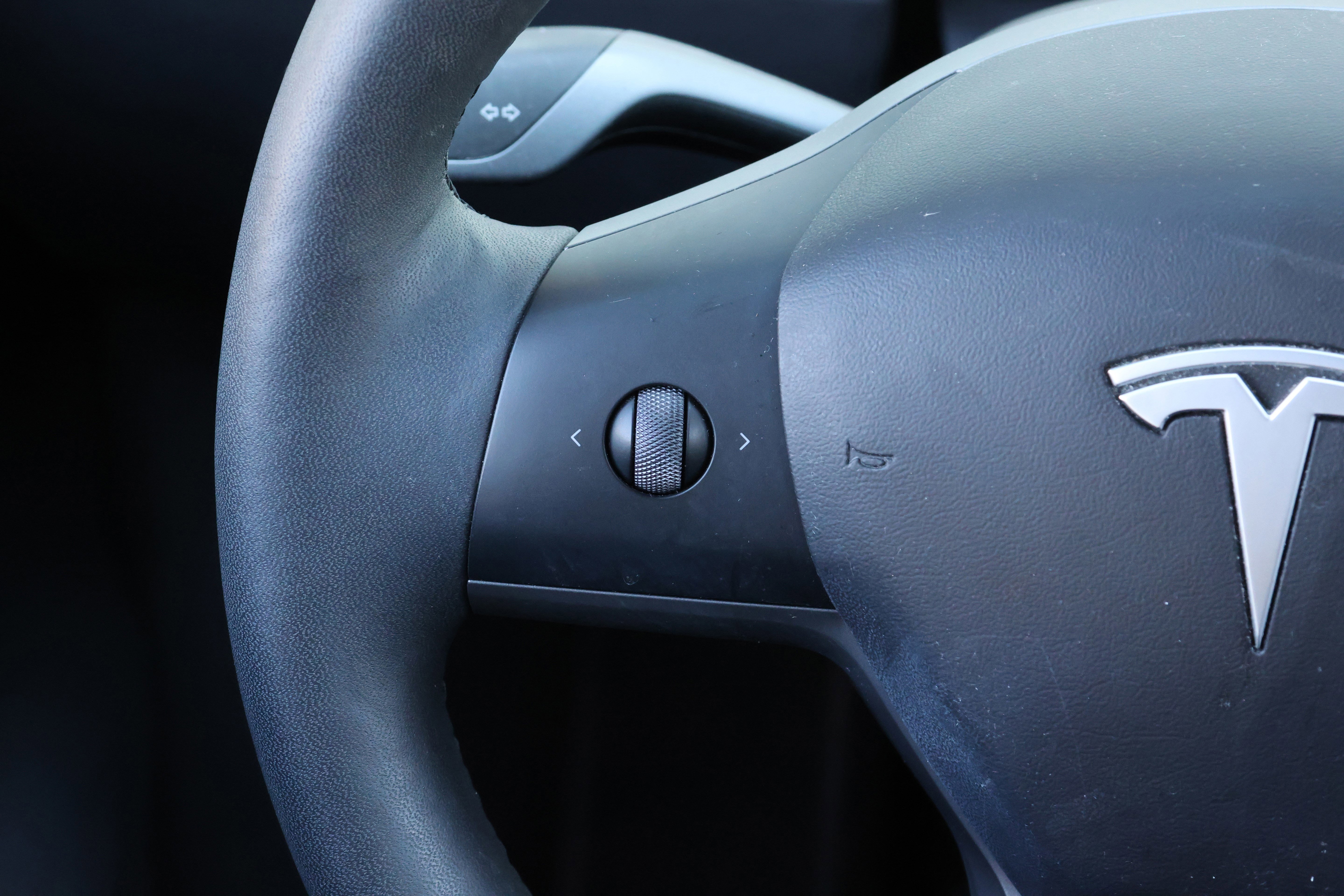 Used 2021 Tesla Model Y Long Range image 17