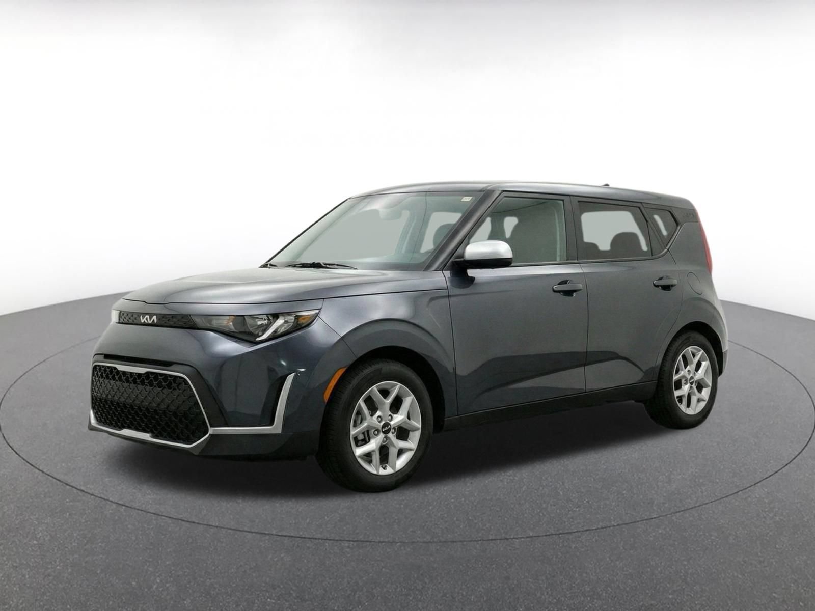 Used 2025 Kia Soul LX w/ LX Technology Package FWD image 3