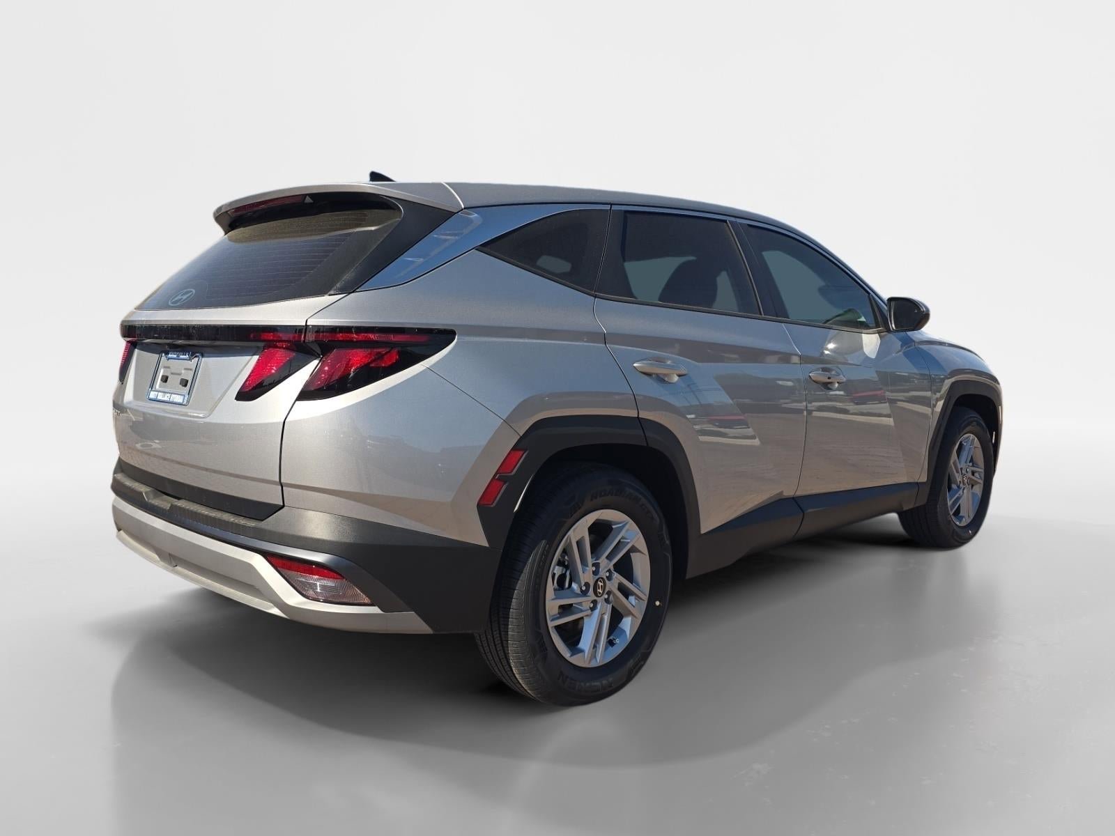 New 2026 Hyundai Tucson SE image 3