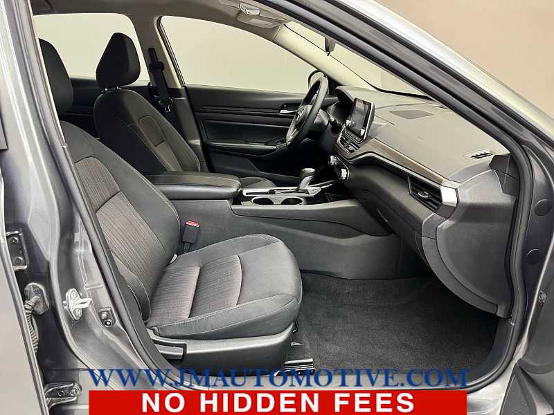 Used 2024 Nissan Altima 2.5 SV FWD image 19