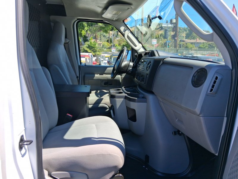 Used 2013 Ford E-150 and Econoline 150 RWD image 9