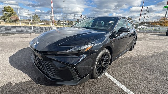 New 2026 Toyota Camry SE image 1